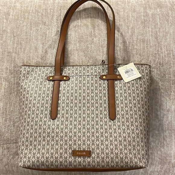 Fossil Handbags - "Fossil Handbag - Genuine Leather Crossbody Bag"